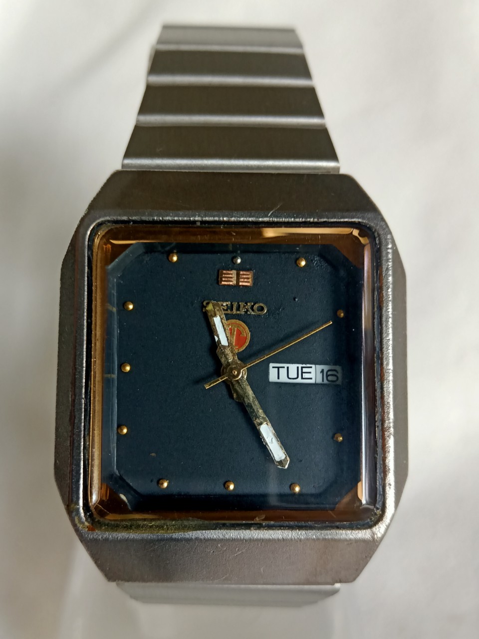 Đồng hồ seiko 5 chặt góc nam . .đã qua sử dụng