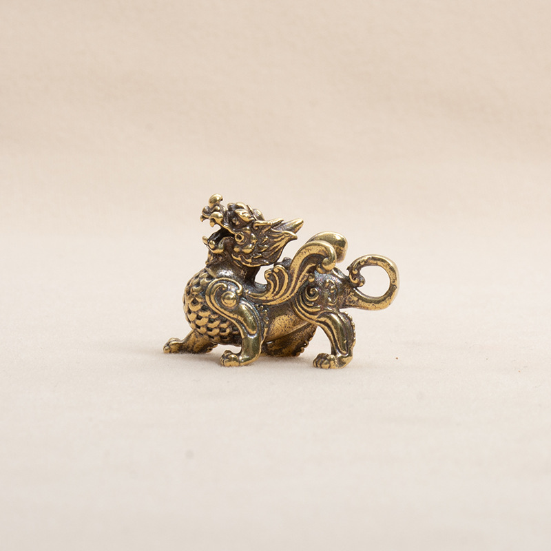 Tượng Nhỏ Bằng Đồng Hình Kỳ Lân Đứng (Kích Thước: 3.0 x 2.8cm)