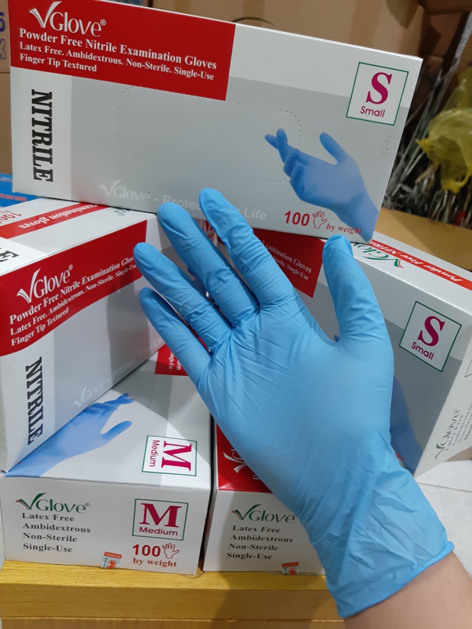 CHÍNH HÃNG  Thùng 10 hộp Găng tay y tế Nitrile Vglove 4.0 - không bột màu xanh- HÀNG SẴN- Hộp 100 chiếc Size S M L