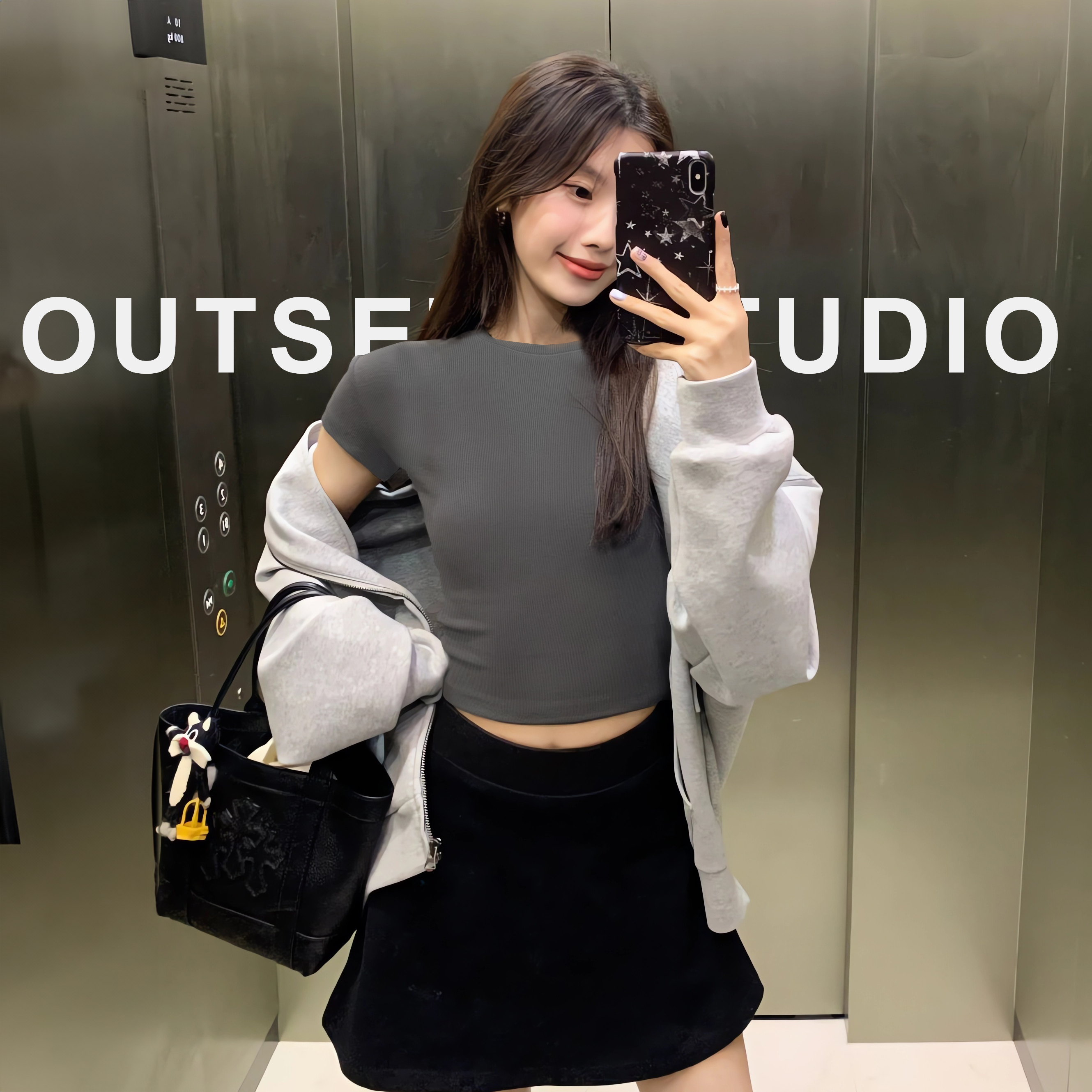 Áo thun croptop dáng ôm chất liêu thun gân co giãn