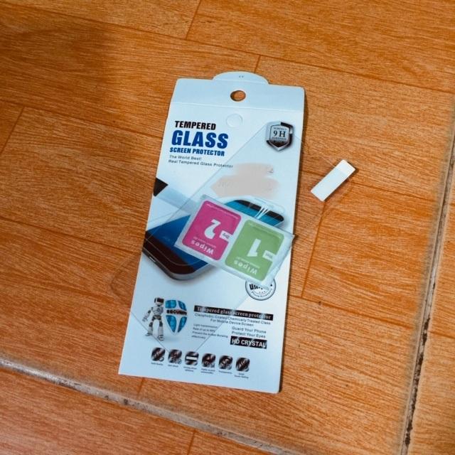 Bộ 2 kính cường lực Glass tặng kèm ốp lưng dẻo in hình cute cho Redmi C2