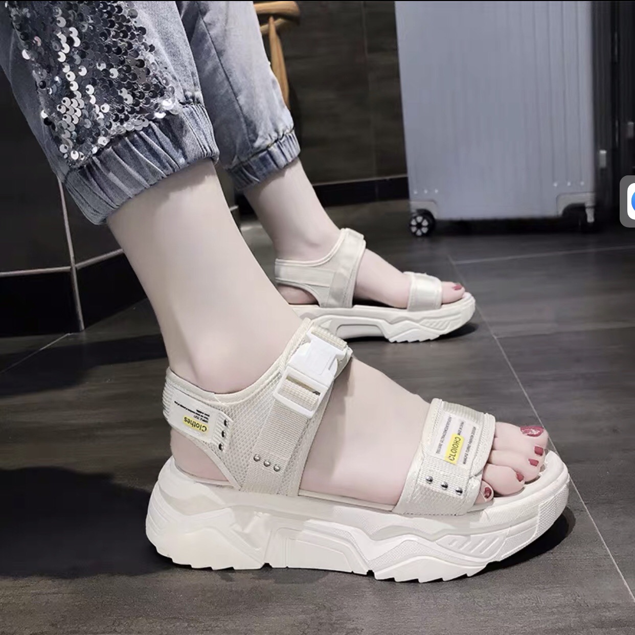 Sandal nữ quai đinh QC cao cấp độn đế 5p