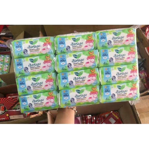 Combo 12 Bịch Băng Vệ Sinh ban ngày Laurier Thái Lan Soft & Safe (gói 4 miếng)+Tặng 1 gói ban ngày (4 miếng)