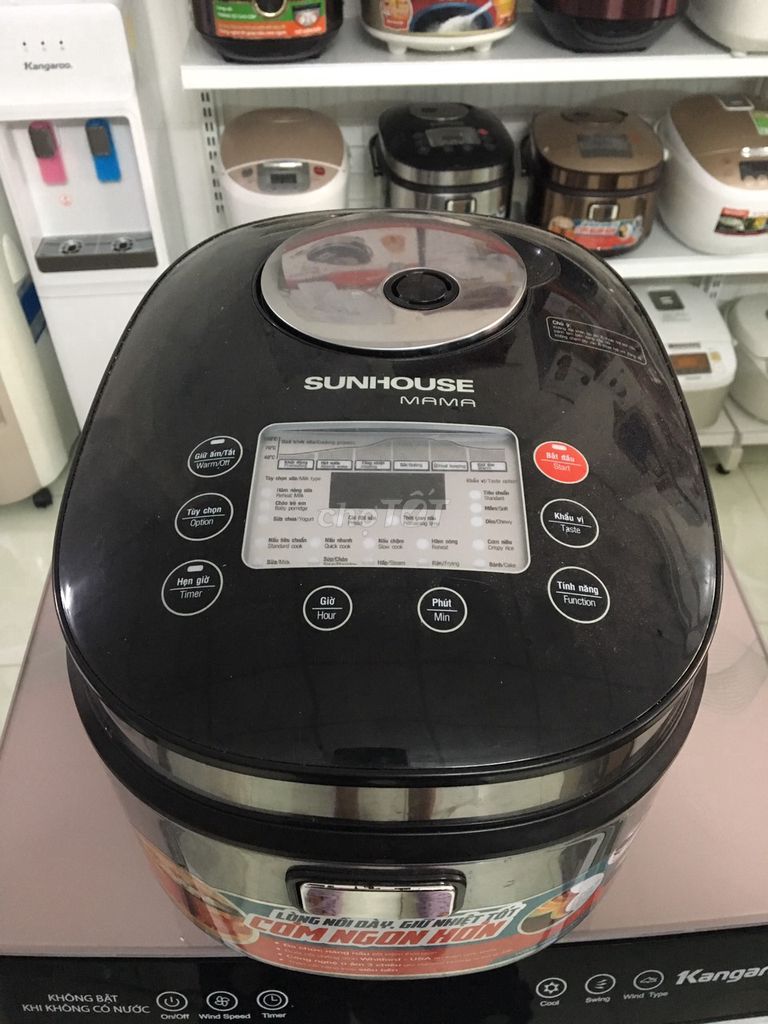 Nồi cơm điện tử Sunhouse mama 1.8 lít SHD8903 Lòng nồi bằng hợp kim nhôm tráng men chống dính Whitford USA 2 lớp dày 2.8mm, bền bỉ, nấu ăn ngon. Đa dạng menu tự động, nấu được nhiều món ăn một cách đơn giản.