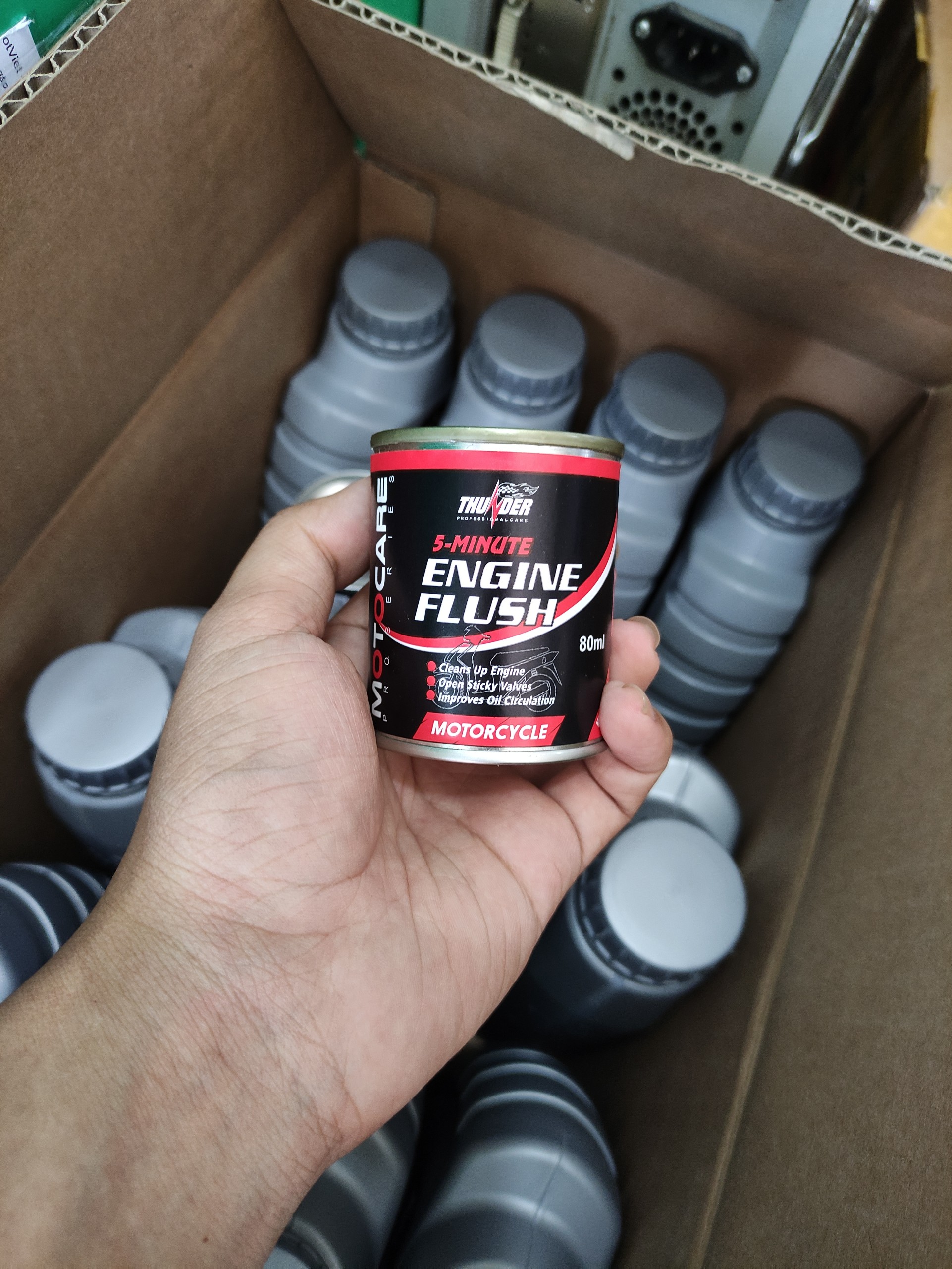 Súc Động Cơ Thunder Engine Flush 100ml