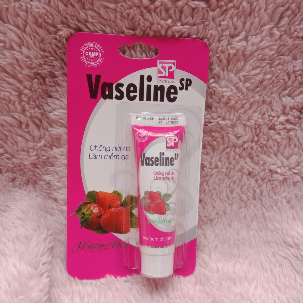 Kem dưỡng Vaseline SP hương dâu làm mềm da tuýp 10g