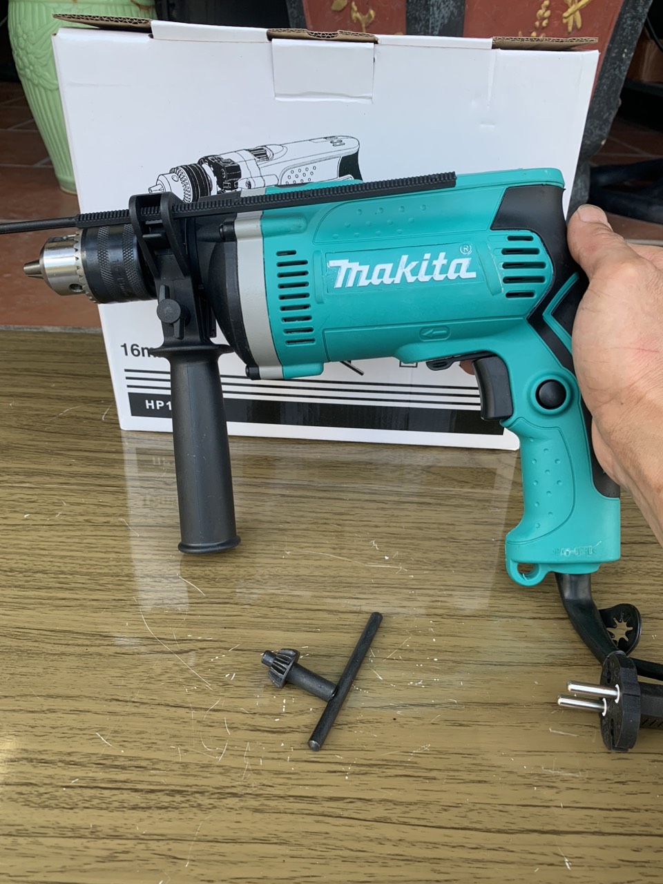 Máy khoan điện makita đầu 13 ly khoan bê tông có búa 3 chức năng