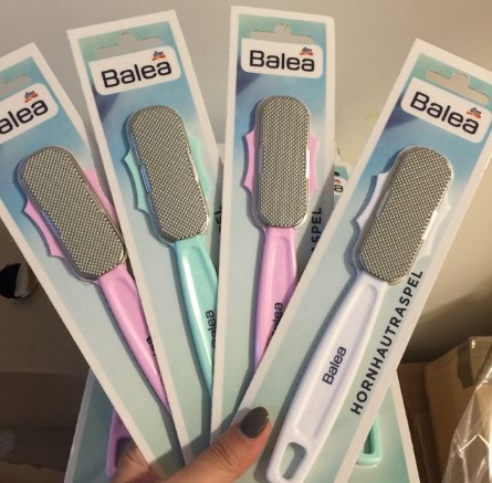 Dụng cụ chà gót chân Balea - Đức