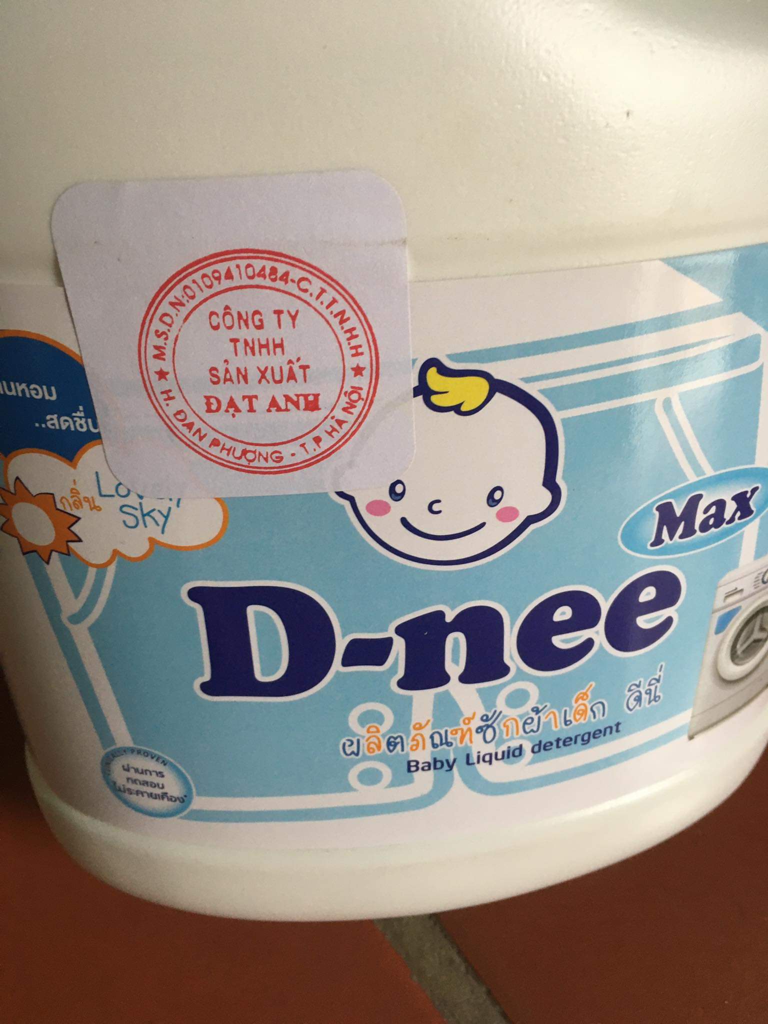 Nước giặt Dnee max 3800ml xanh dương