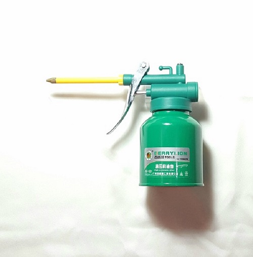 Bình Nhớt Sắt Nhỏ Berrylion Dung Tích 180ml Dụng Cụ Châm Nhiên Liệu Bảo Dưỡng Ô Tô Xe Máy