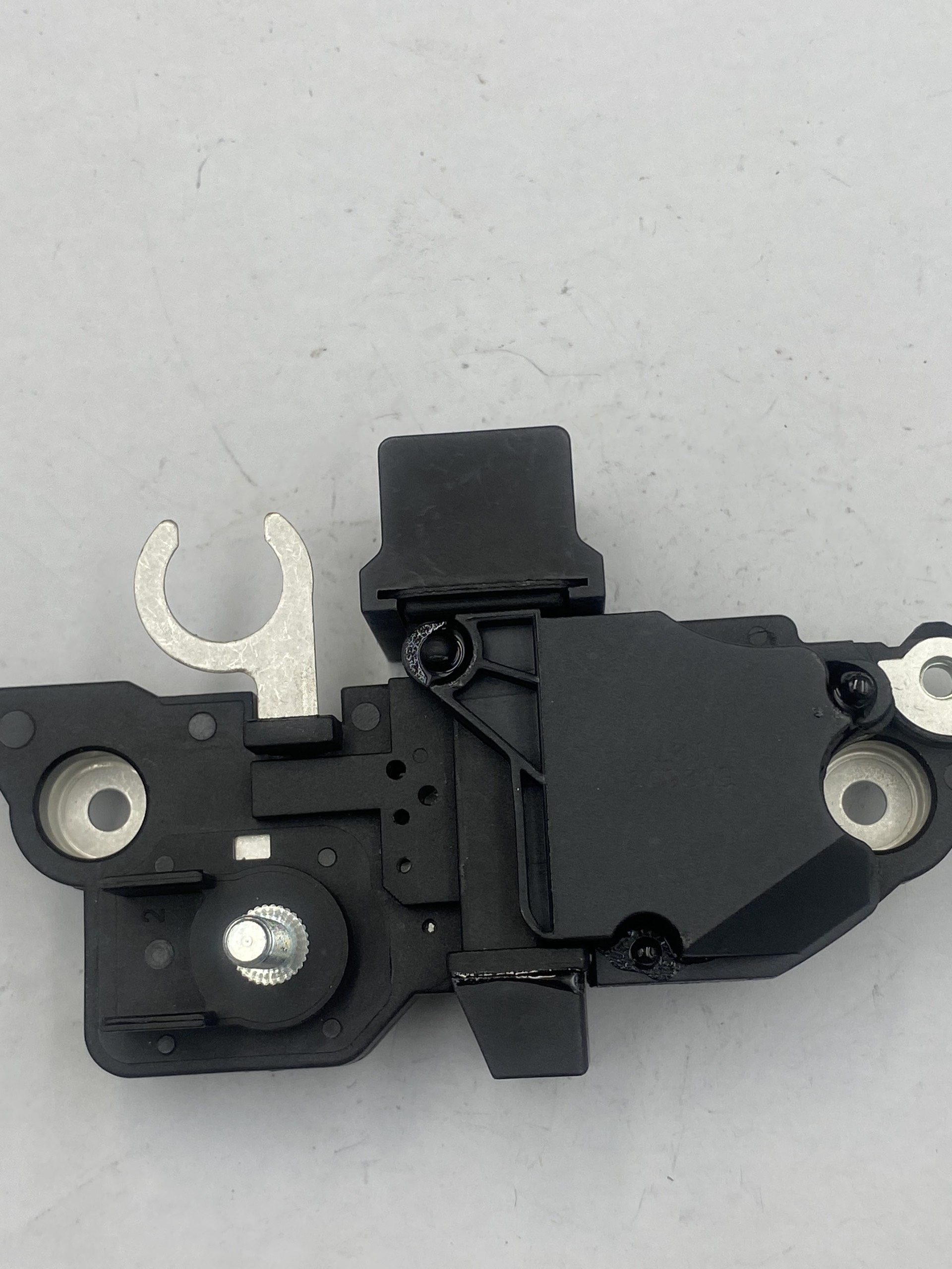 IC tạo máy phát điện dinamo cho xe hơi F00M144140 F00M145260 B0260 BOSCH