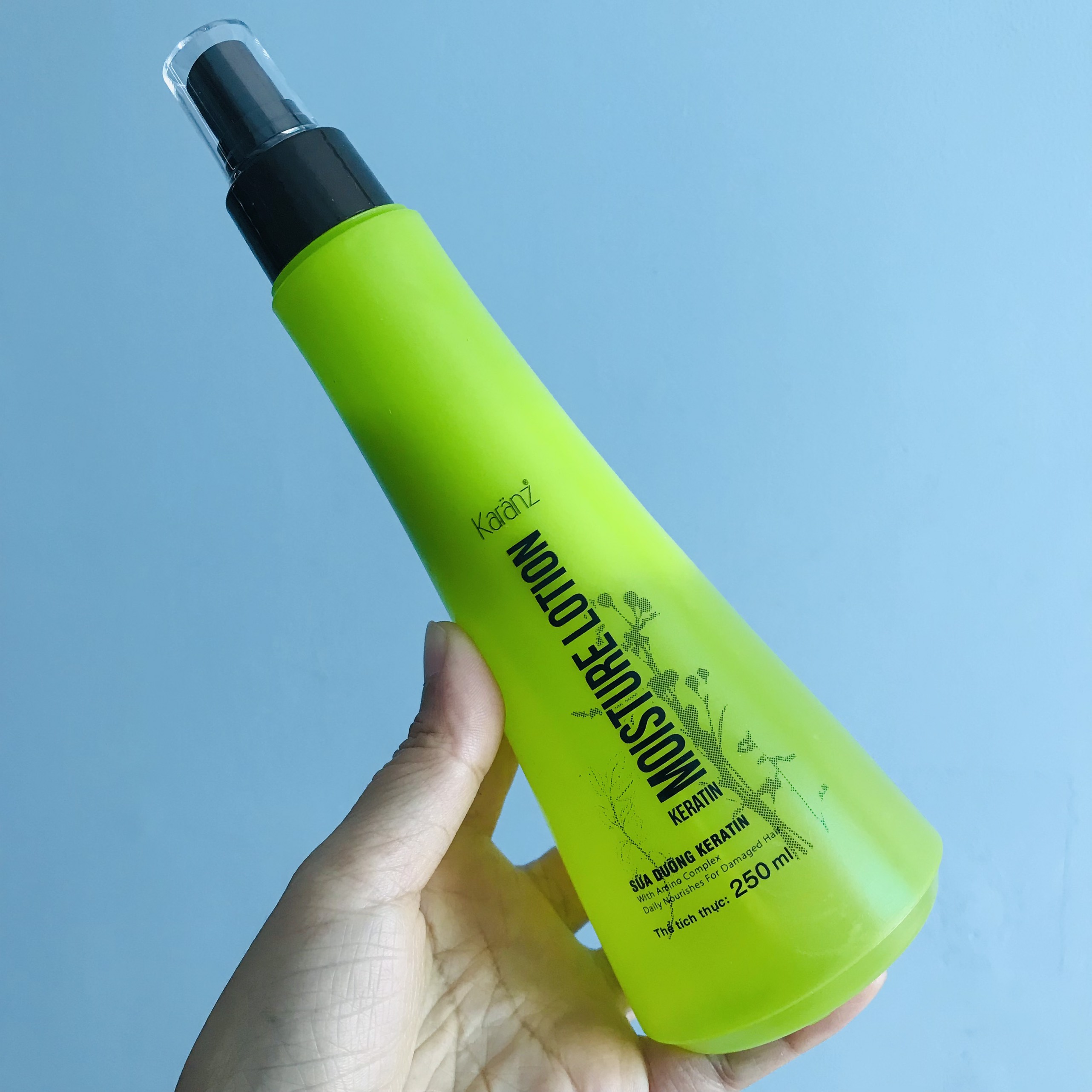 Sữa dưỡng tái tạo tóc hư tổn Karanz Moisture Lotion Keratin 250ml