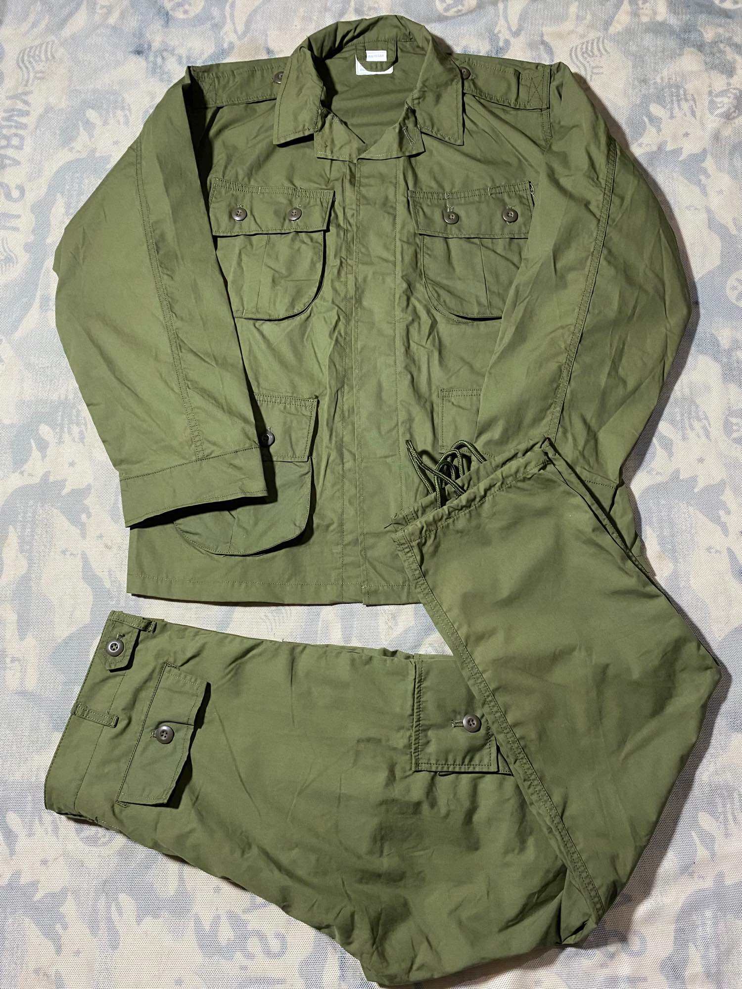 BỘ QUẦN ÁO TÚI XÉO OLIVER