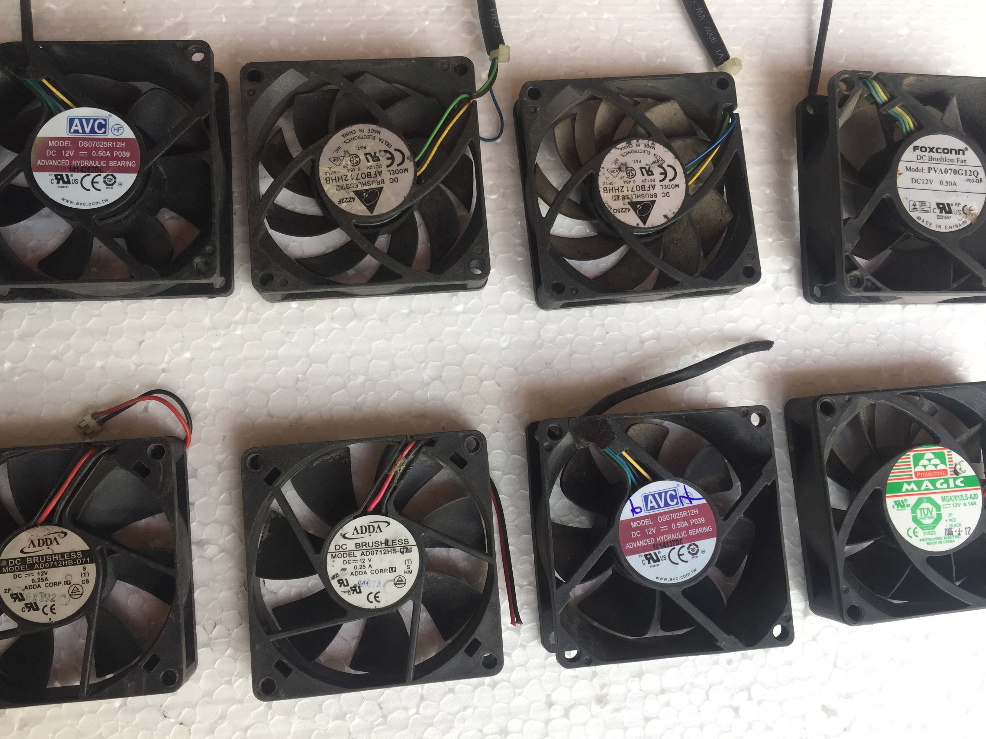 Quạt Fan 12V kích thước Fan 7 (7x7Cm) dòng điện từ 0.2A - 0.5A