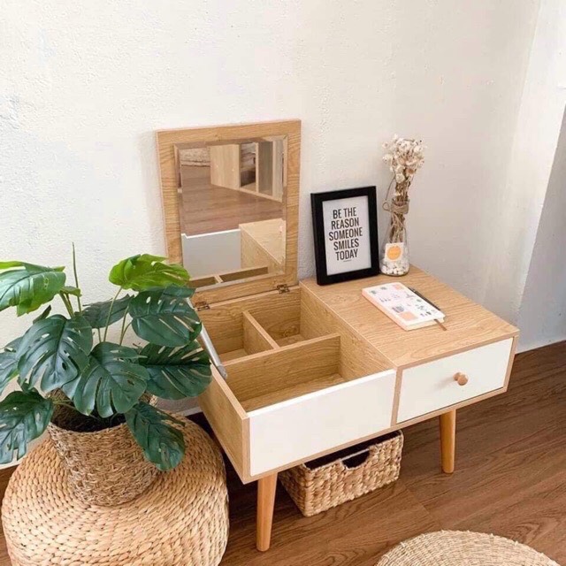 Bàn trang điểm gỗ có gương