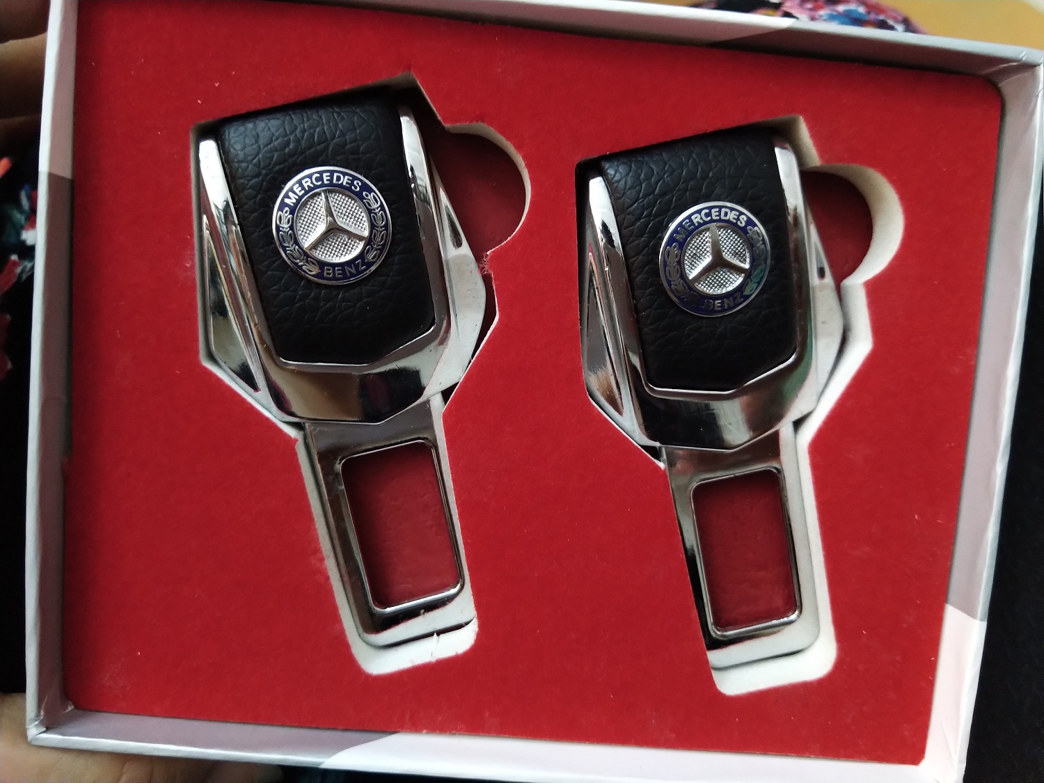 Bộ 2 cái chốt an toàn oto merc
