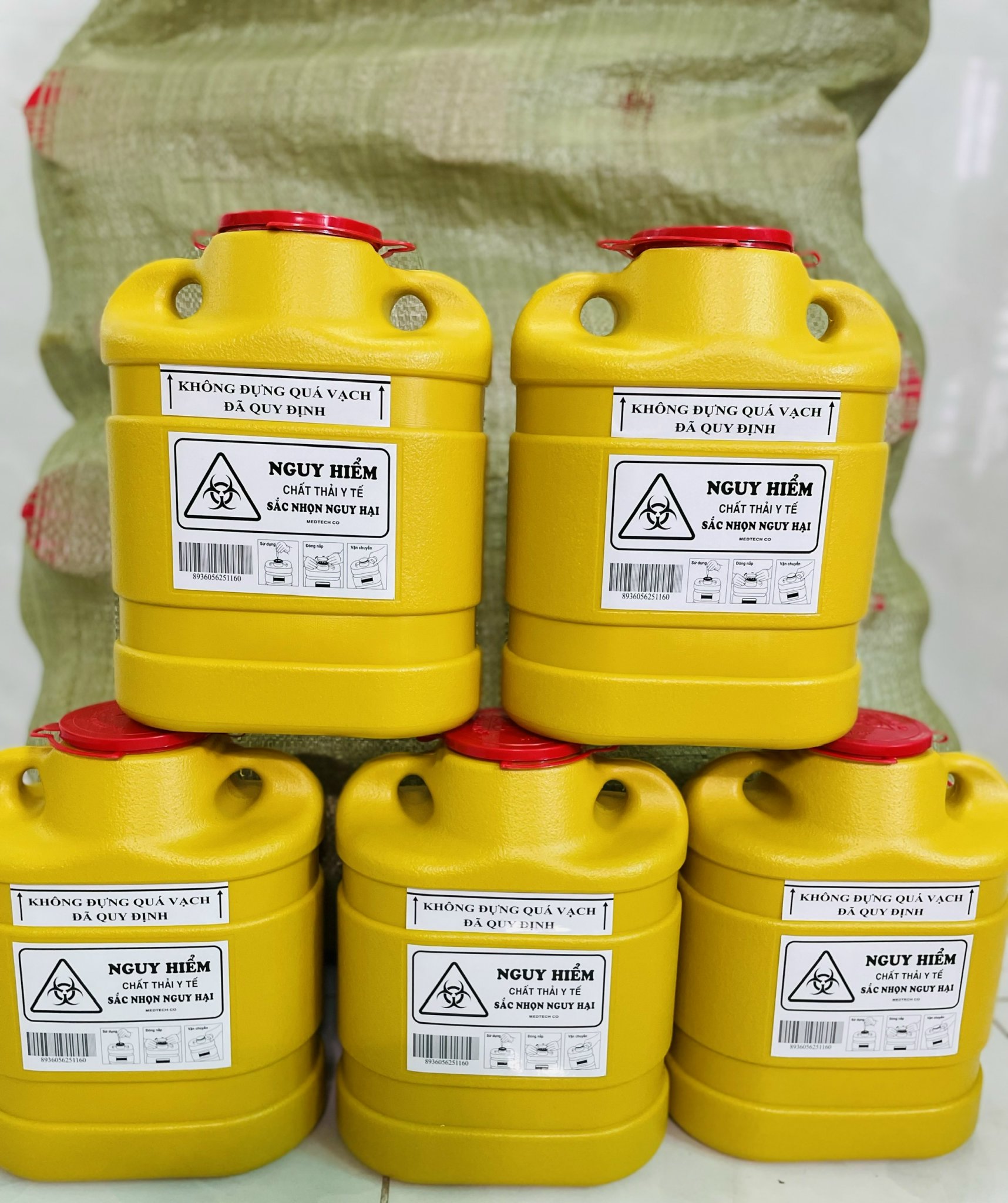 Bình Hủy Bơm Kim Tiêm 6,8 Lít - Thùng Đựng Sắt Nhọn Nguy Hại 6,8 Lít