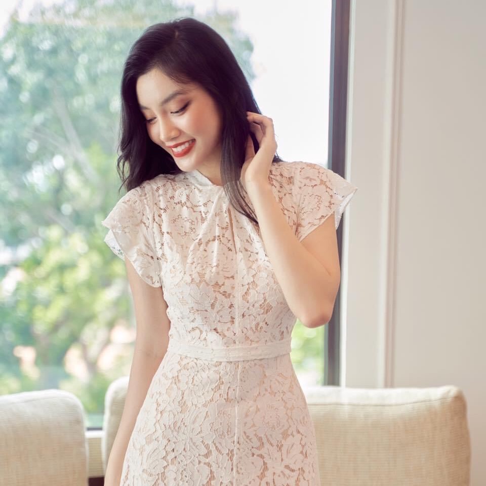 Đầm ren xanh/trắng cổ cao phom A