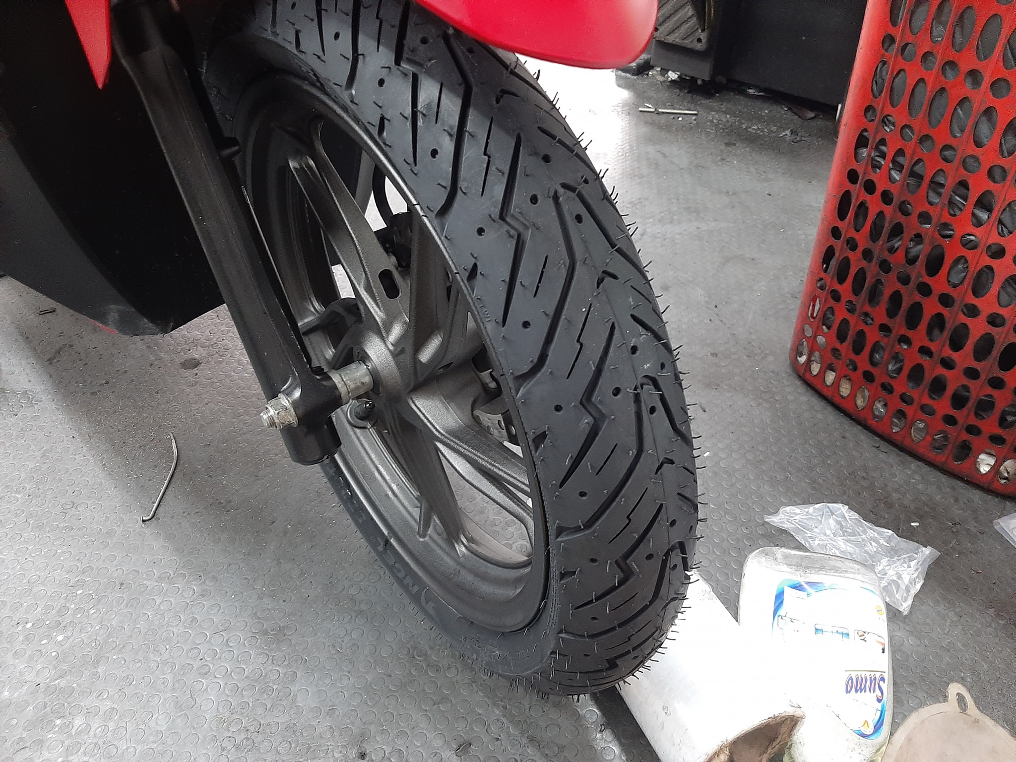 Vỏ Pirelli 90/80-14 Angel Scooter (150032)