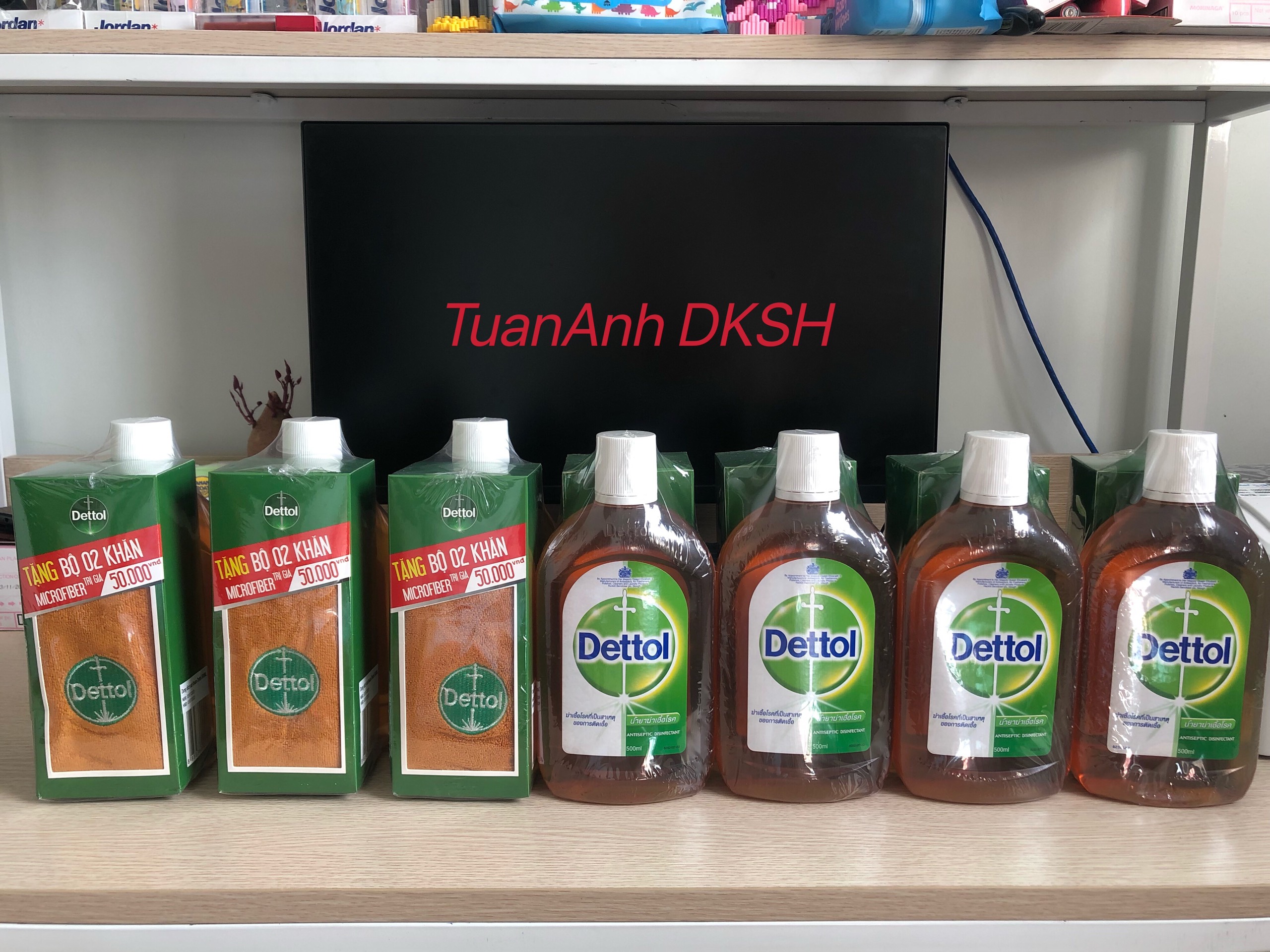 Dung dịch diệt khuẩn Dettol 250ml - 500ml. Có khăn hoặc k kèm khăn. Hàng chính hãng DKSH Việt Nam.