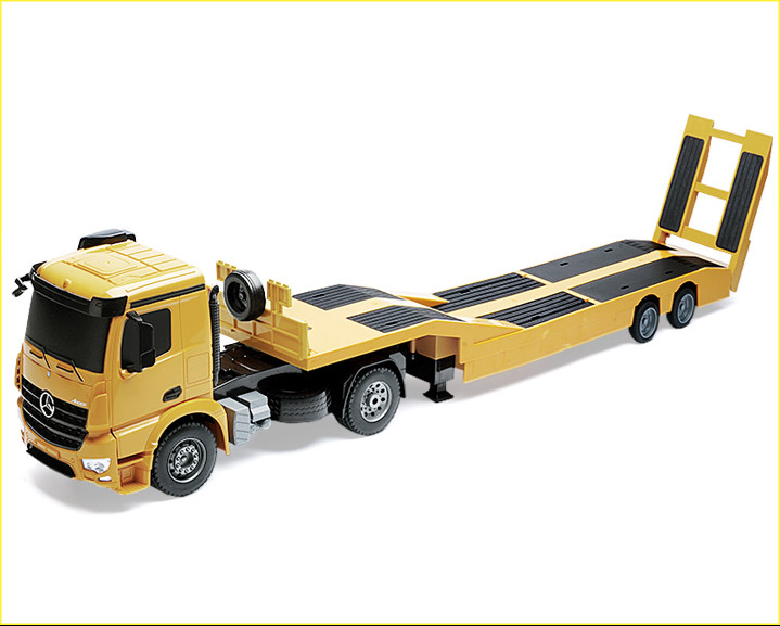 Xe đầu kéo Mercedes-Benz điều khiển E562-001