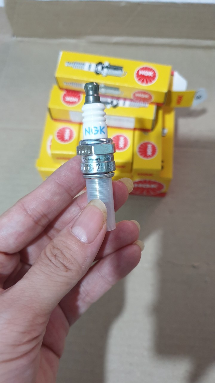 Bugi máy cắt cỏ 4 thì gx35 ngk hàng chính hãng