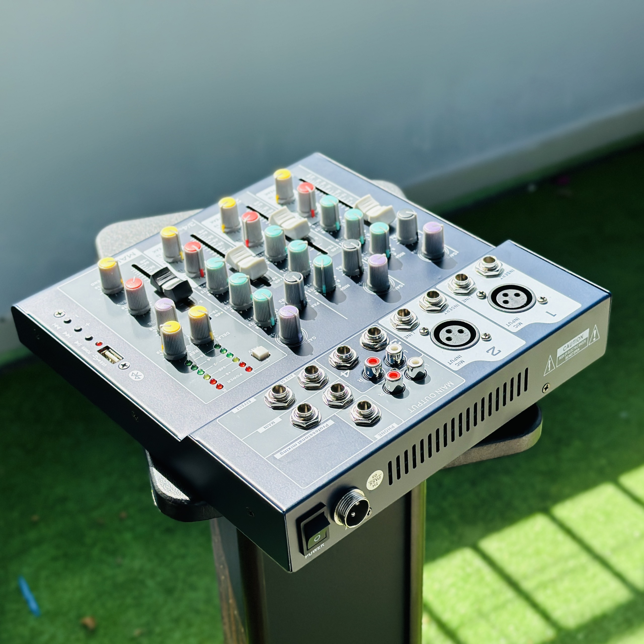 [ Tặng dây 3.5 ra Hoa Sen ] Yamaha Mixer F4 Mẫu Mới, Bộ Trộn Mixer Mini Cực Kì Chất, Nhà Phân Phối Bàn Mixer Yamaha Chất Lượng, Thu Âm Kraoke Với Chất Lượng Âm Thanh Đỉnh Cao, Thiết Bị Livestream Âm Thanh Cao Cấp