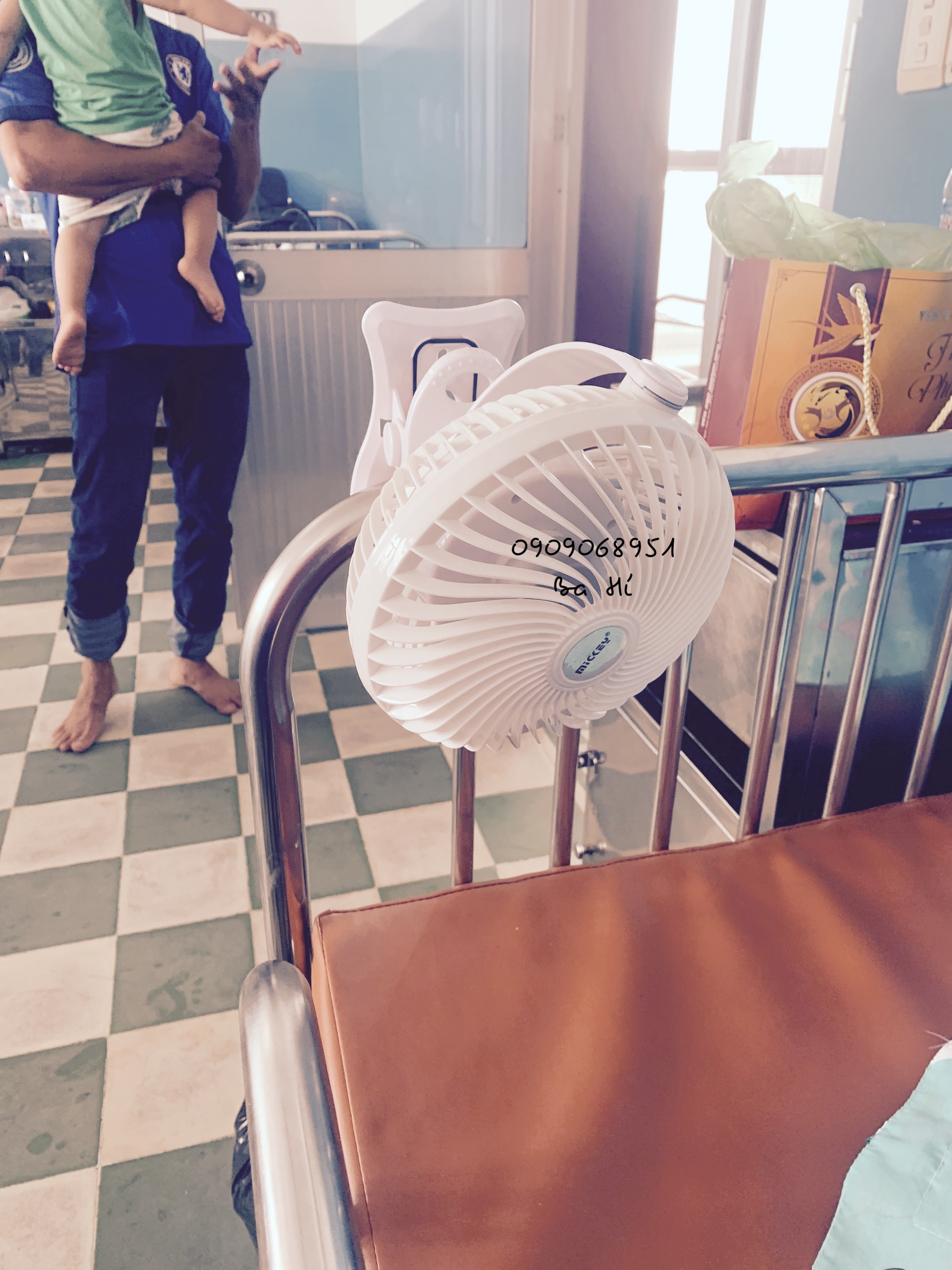 Quạt sạc mini kẹp nôi, xe đẩy cho bé sử dụng đến 5h