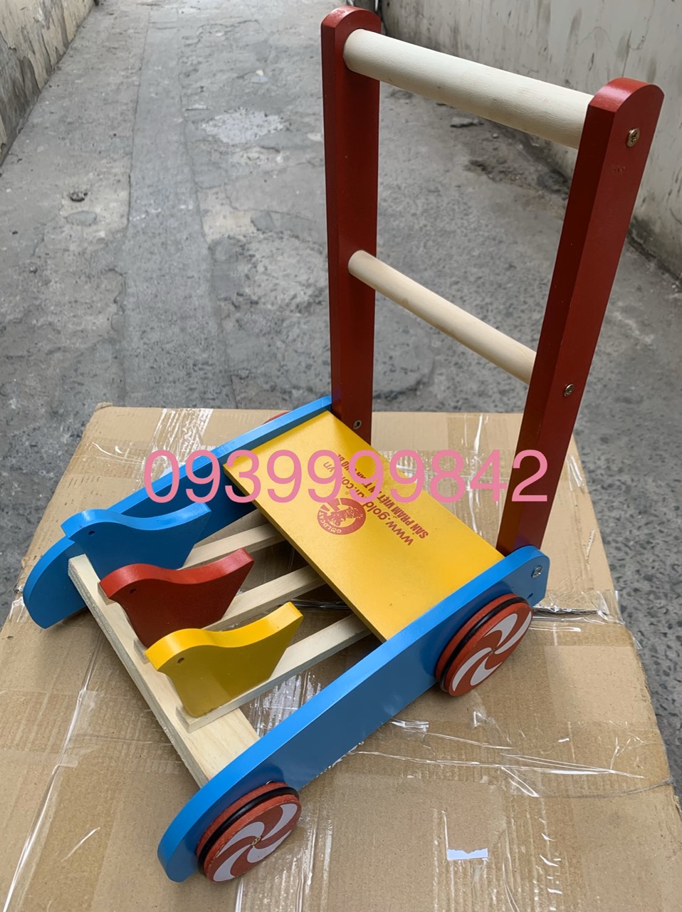 [HCM]Xe tập đi bằng gỗ 3 con gà cho bé đáng yêu