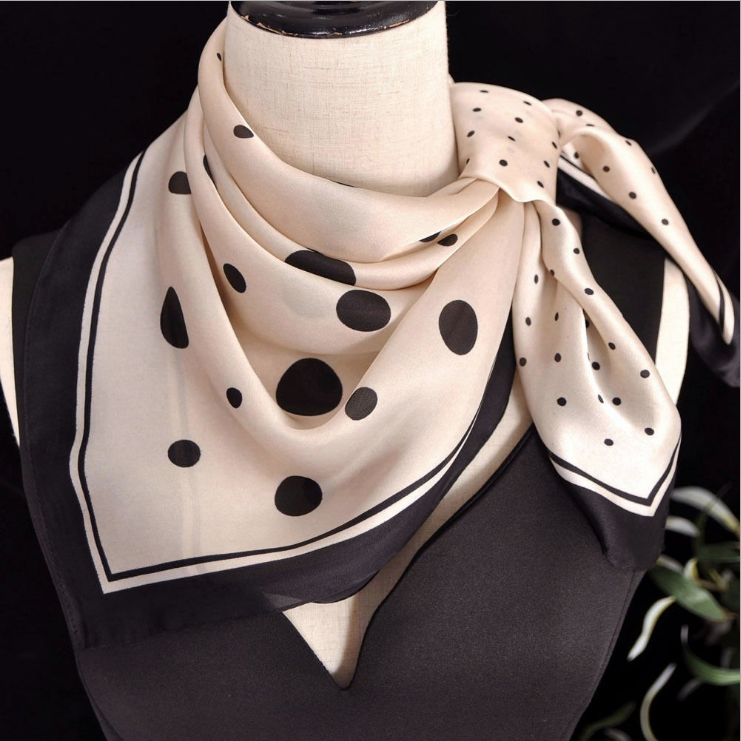 Khăn Lụa Vuông 70cm Quàng Cổ Quấn Tóc Làm Áo Yếm Lụa- Họa tiết sang chảnh