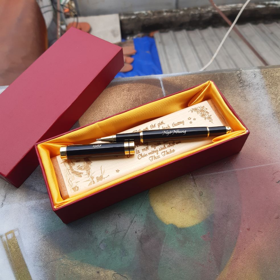 Hộp bút khắc ảnh & bút kim loại khắc tên