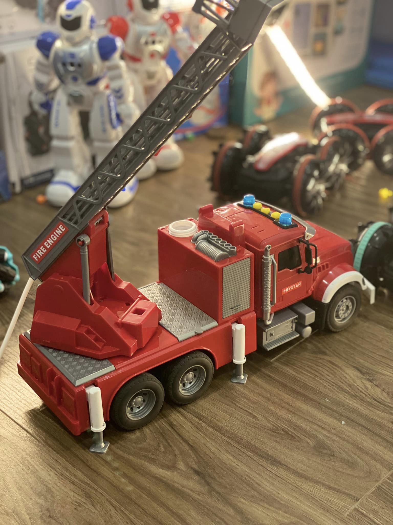 Xe cứu hỏa cao cấp cho các chú lính cứu hỏa nhí