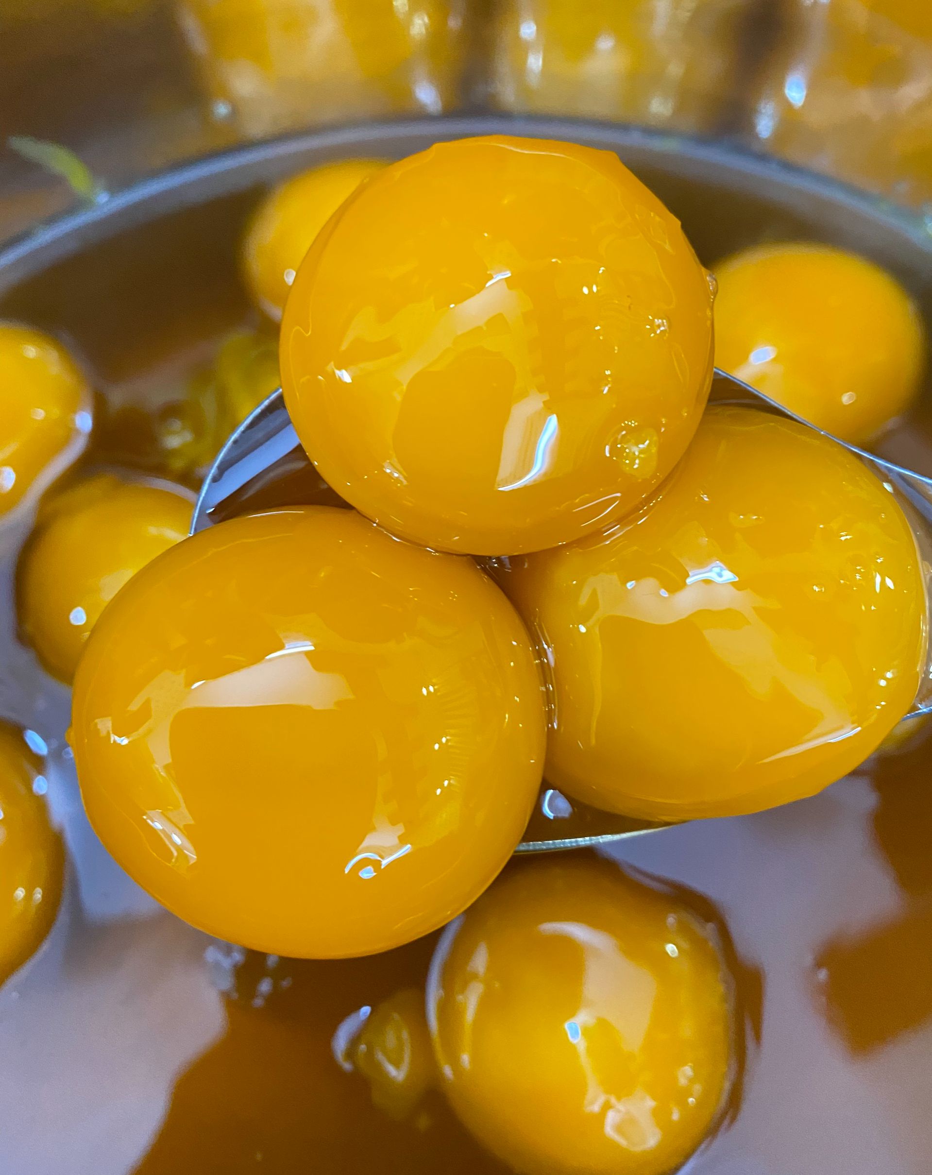 Lòng đỏ trứng gà ngâm mật ong