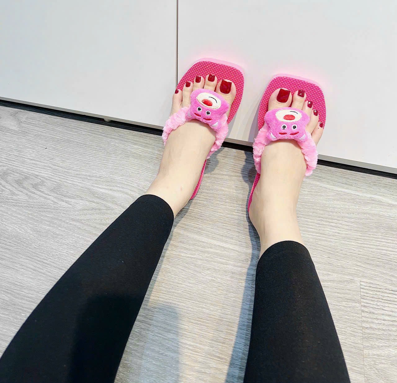 Dép xốp Dép kẹp Dép đi du lịch Gấu dâu charm gấu dâu gấu lotso quai lông xù