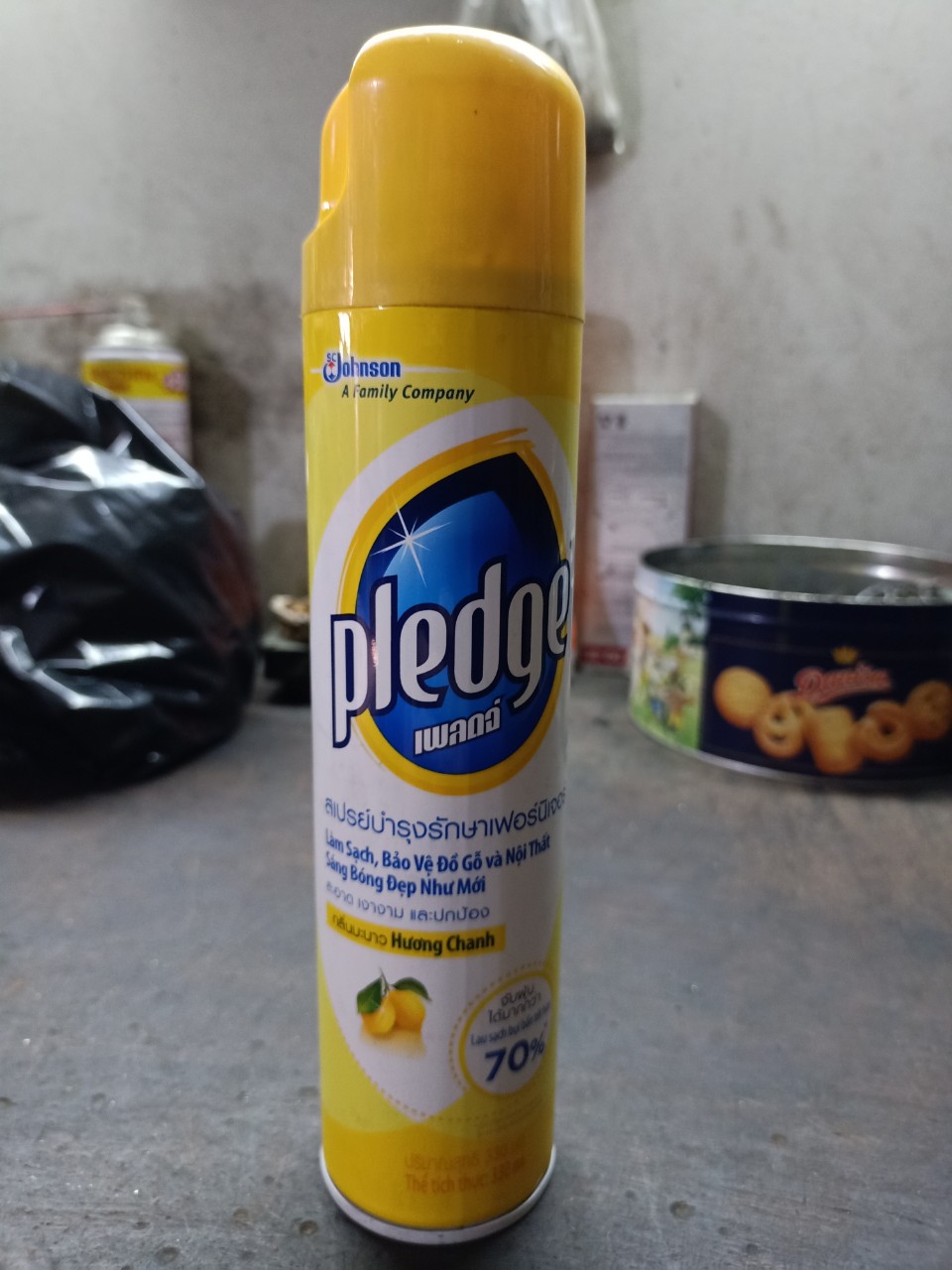 Chai xịt bóng gỗ hương chanh pledge