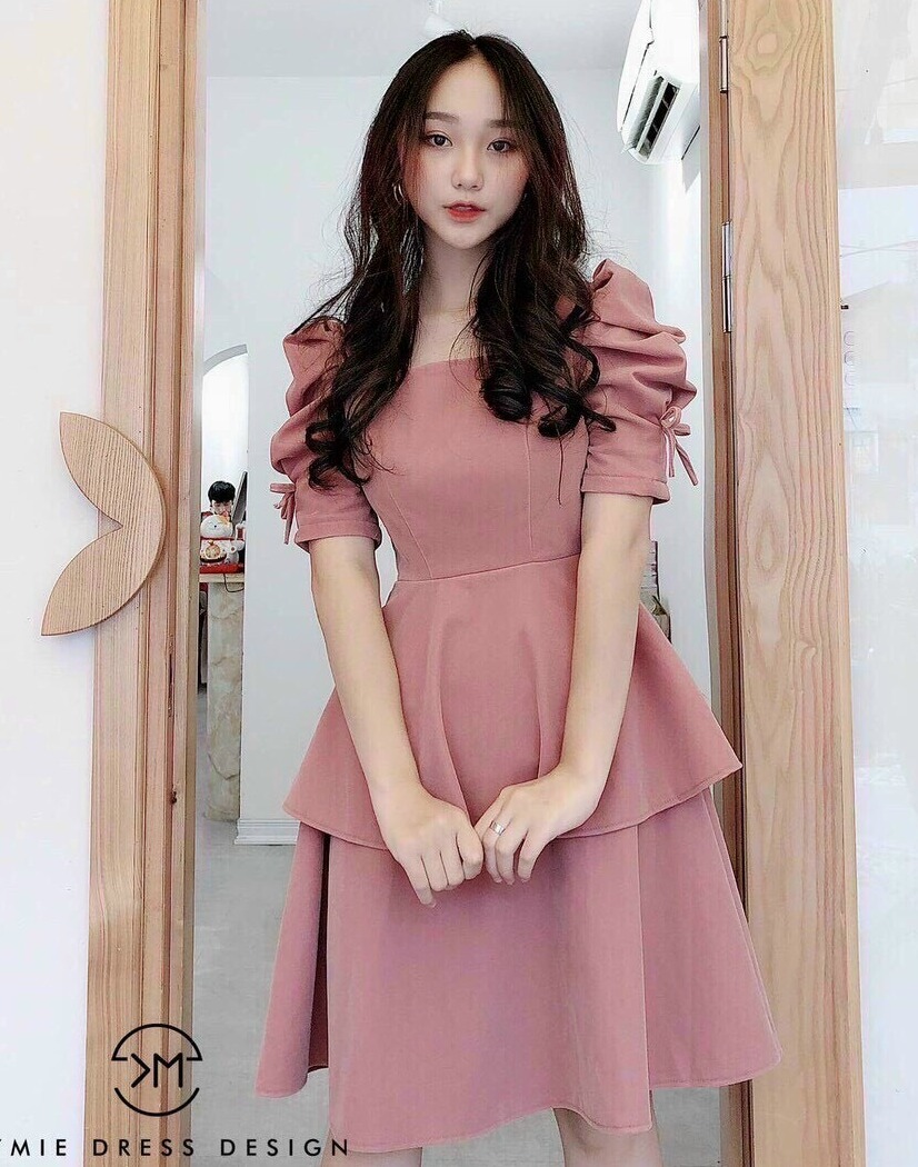 Đầm dạ hội tay rút dây dễ thương bốn màu ( màu đỏ, màu trắng, màu be và màu hồng )