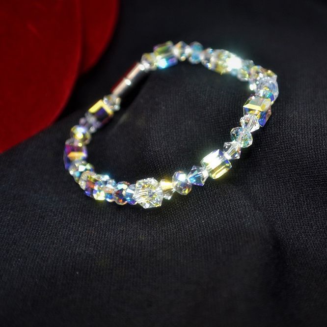 [Freeshipmax] Sale xả hàng Vòng tay pha lê Swarovski khối vuông 6li - Tặng hộp chống ẩm và khăn lau trang sức