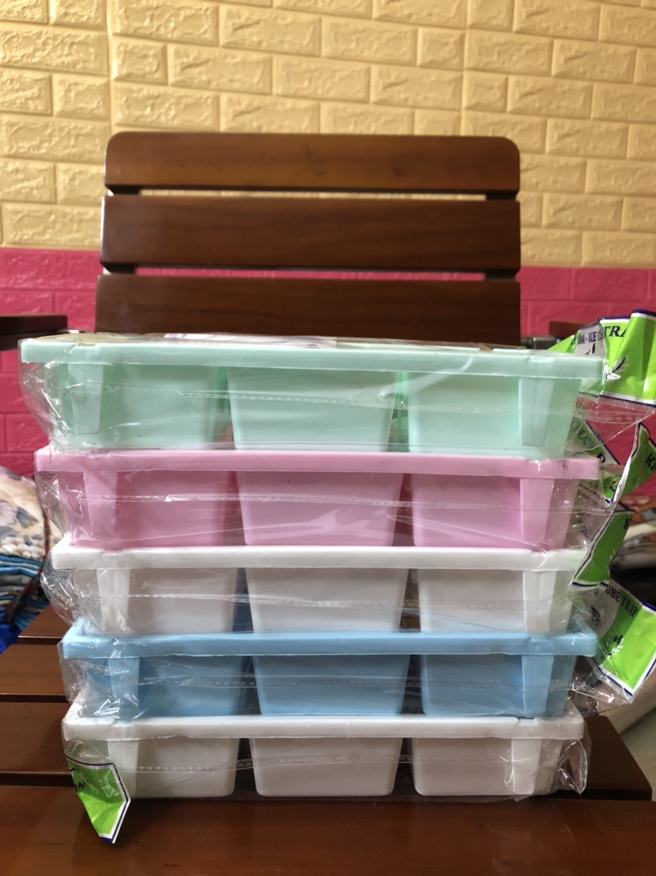 COMBO 5 KHAY ĐÁ, DẠNG 6 VIÊN - CHẤT LIỆU NHỰA DẺO CAO CẤP - LÀM ĐÁ UỐNG BIA, NƯỚC NGỌT, TIỆN LỢI