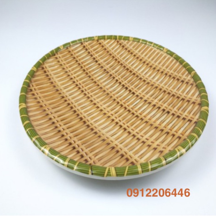 Đĩa nhựa mẹt nhựa họa tiết kiểu mây tre hình bày bán bún đậu mắm tôm, khay ăn trong nhà hàng, mâm ngũ quả