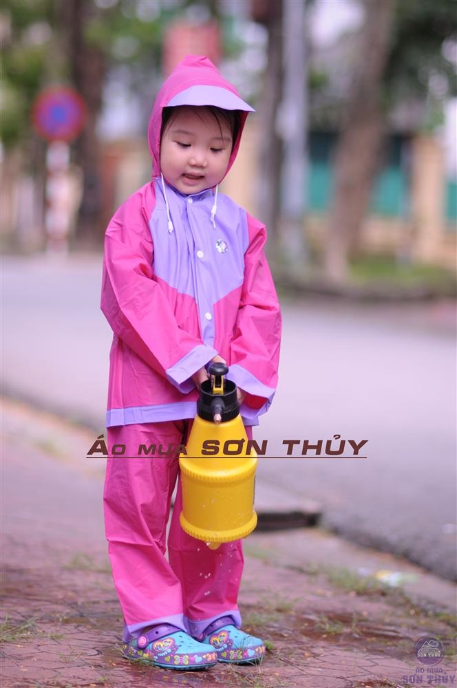 Bộ quần áo mưa trẻ em – Áo mưa bộ trẻ em sản xuất bằng nhựa PVC cao cấp – Cực kì dẻo dai, mềm mại, không thấm nước – Đường dán chắc chắn - Màu sắc sặc sỡ - Áo mưa dành cho các bé 6-14 tuổi