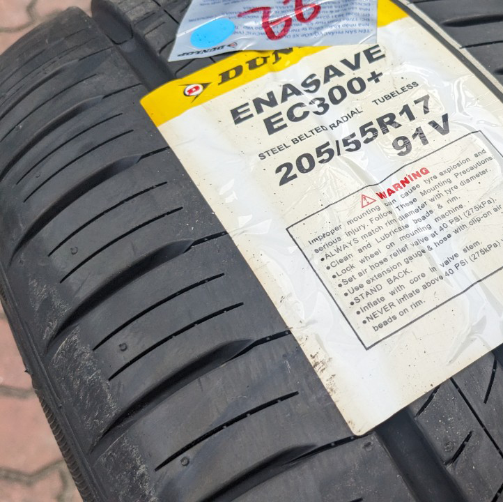 205/55R17 Dunlop Indo