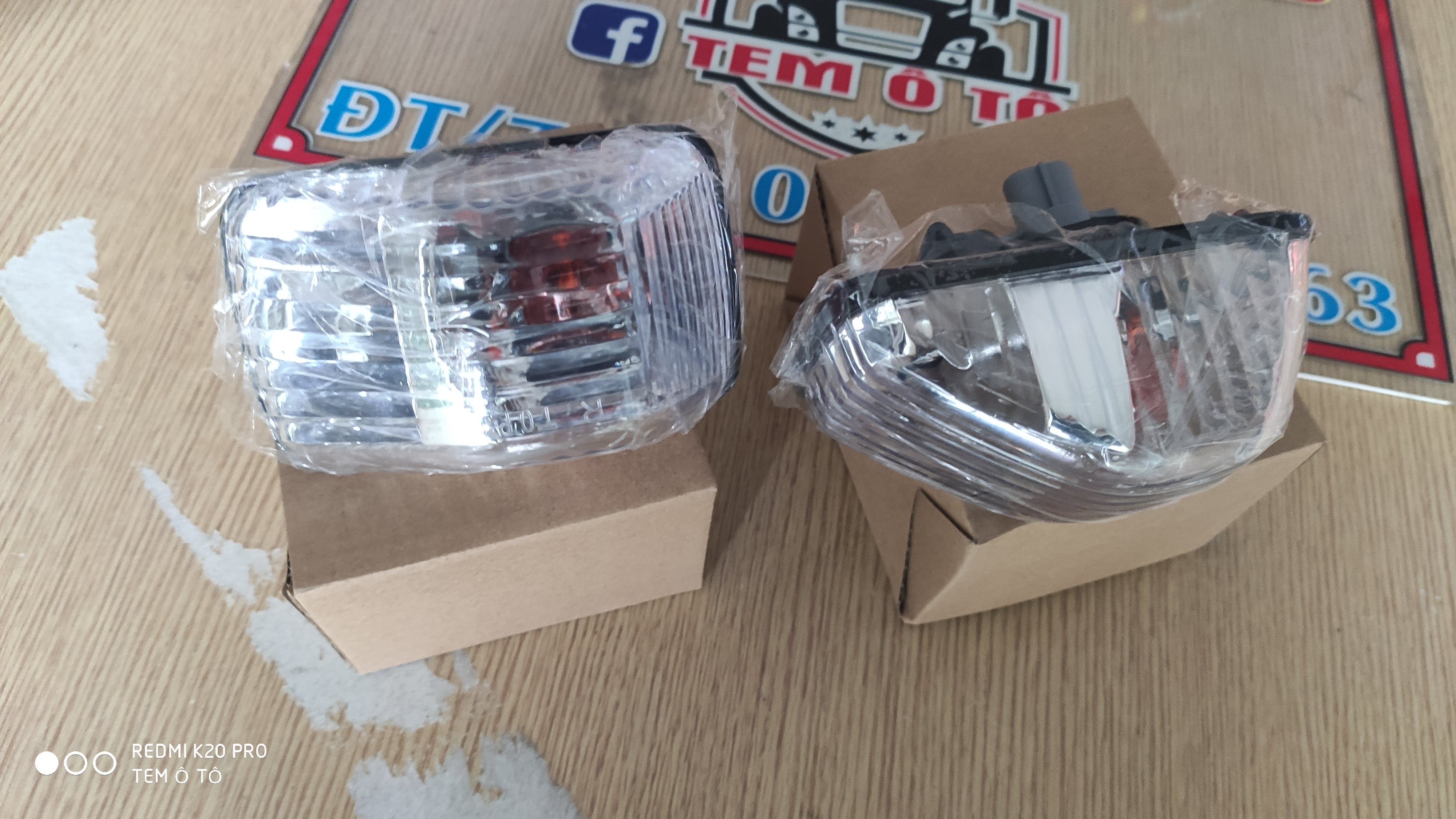 Đèn xin nhan bên hông cánh cửa xe tải Isuzu