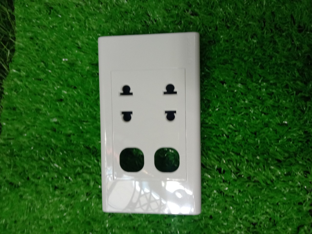 Mặt 1,2,3,4 công tắc dòng s18