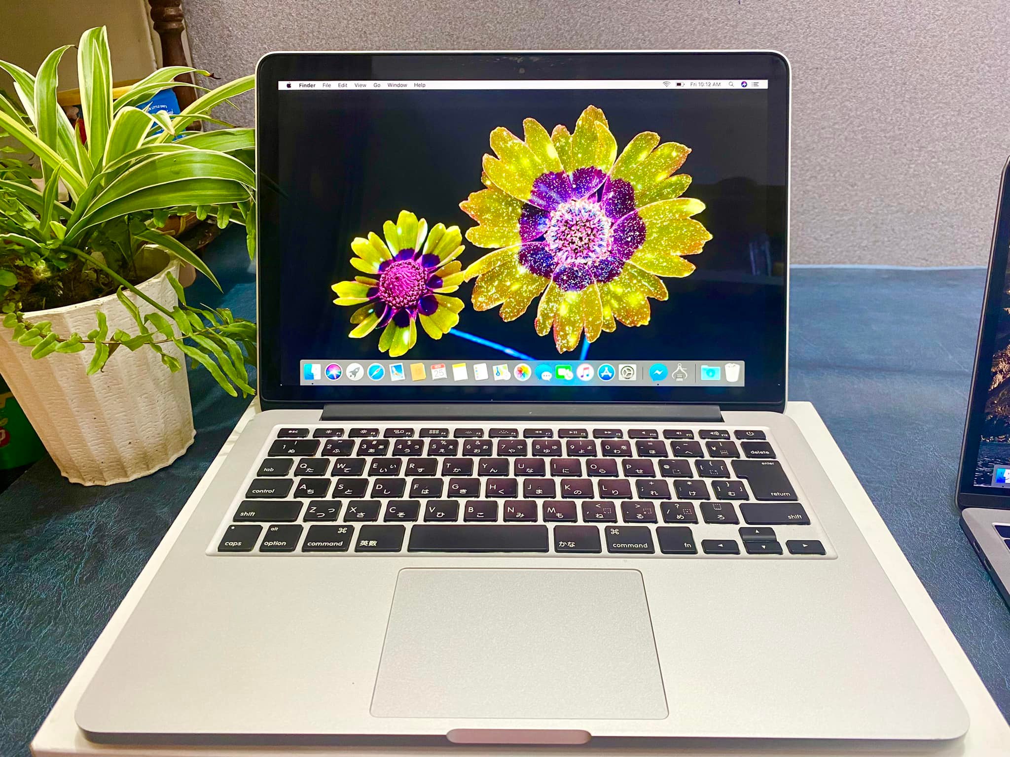 Máy tinh cũ mac.book,,13in late 2013 core i5 2.60ghz/8gb/ssd 256gb pin mới sạc 195 lần