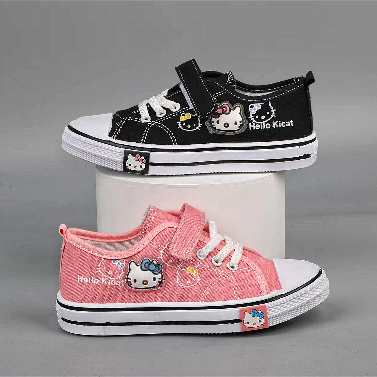 Giày thể thao vải bé gái in hình Kitty BC117