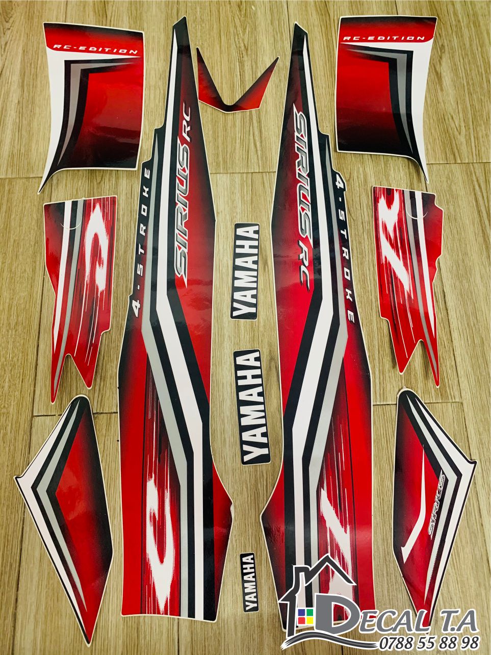 (Giá sỉ) Tem YAMAHA SIRIUS MÀU ĐỎ ĐEN ĐỜI 2010 chất lượng cao, không bay màu