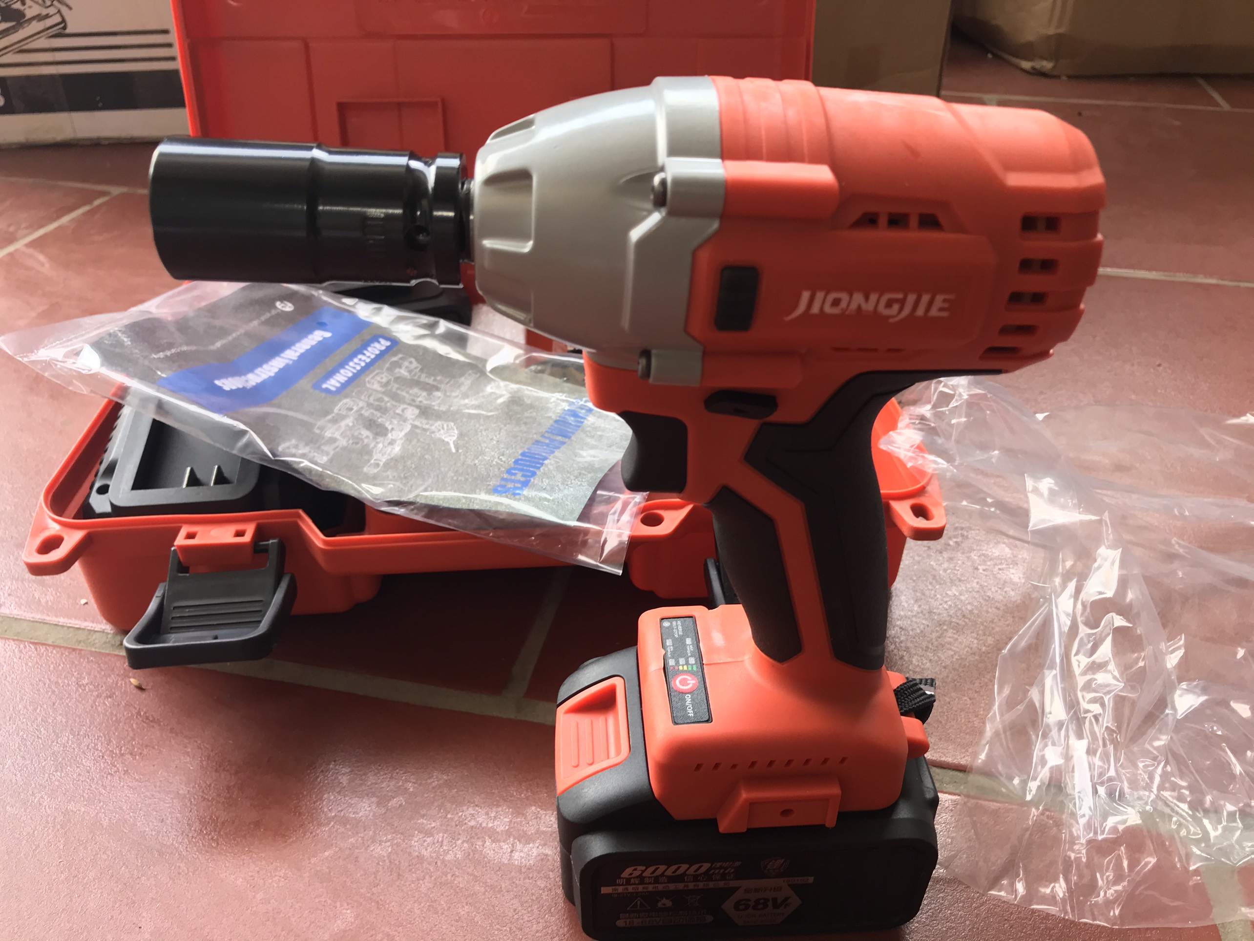 Máy siết bulong jiongjie không chổi than 2 pin 68v
