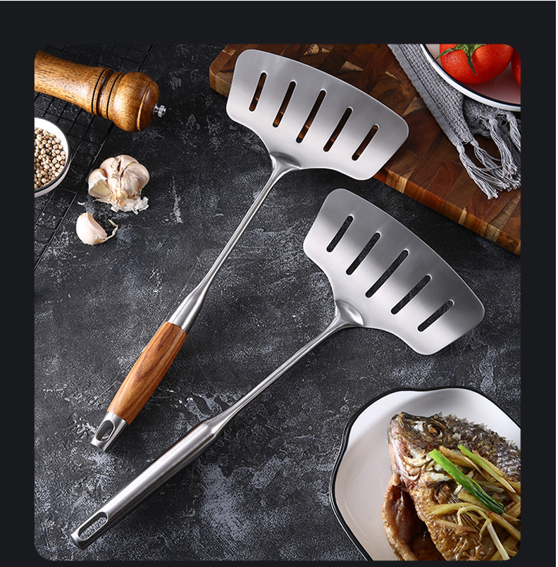 [HCM]Xẻng Chiên Cá Chất Liệu Inox 304 Tay Cầm Bọc Gỗ Chống Nóng Dùng Lật Cá Lật Bít Tết Thuận Lợi Không Bể Cá