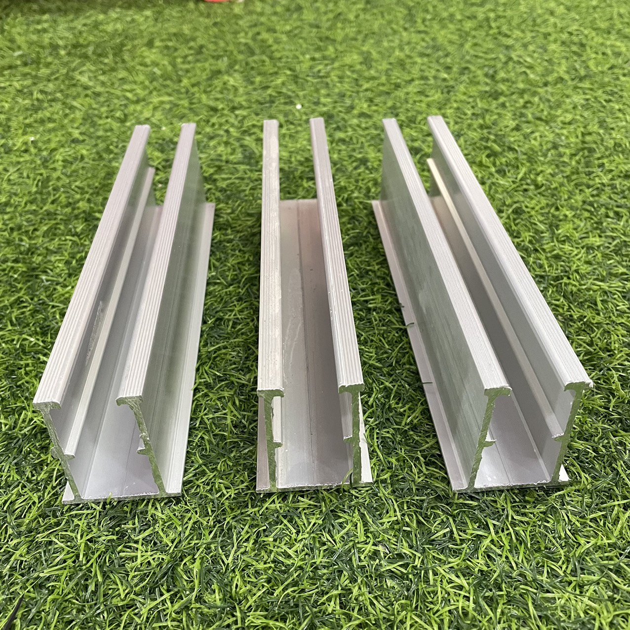 Thanh rail mini gắn pin năng lượng mặt trời 20cm