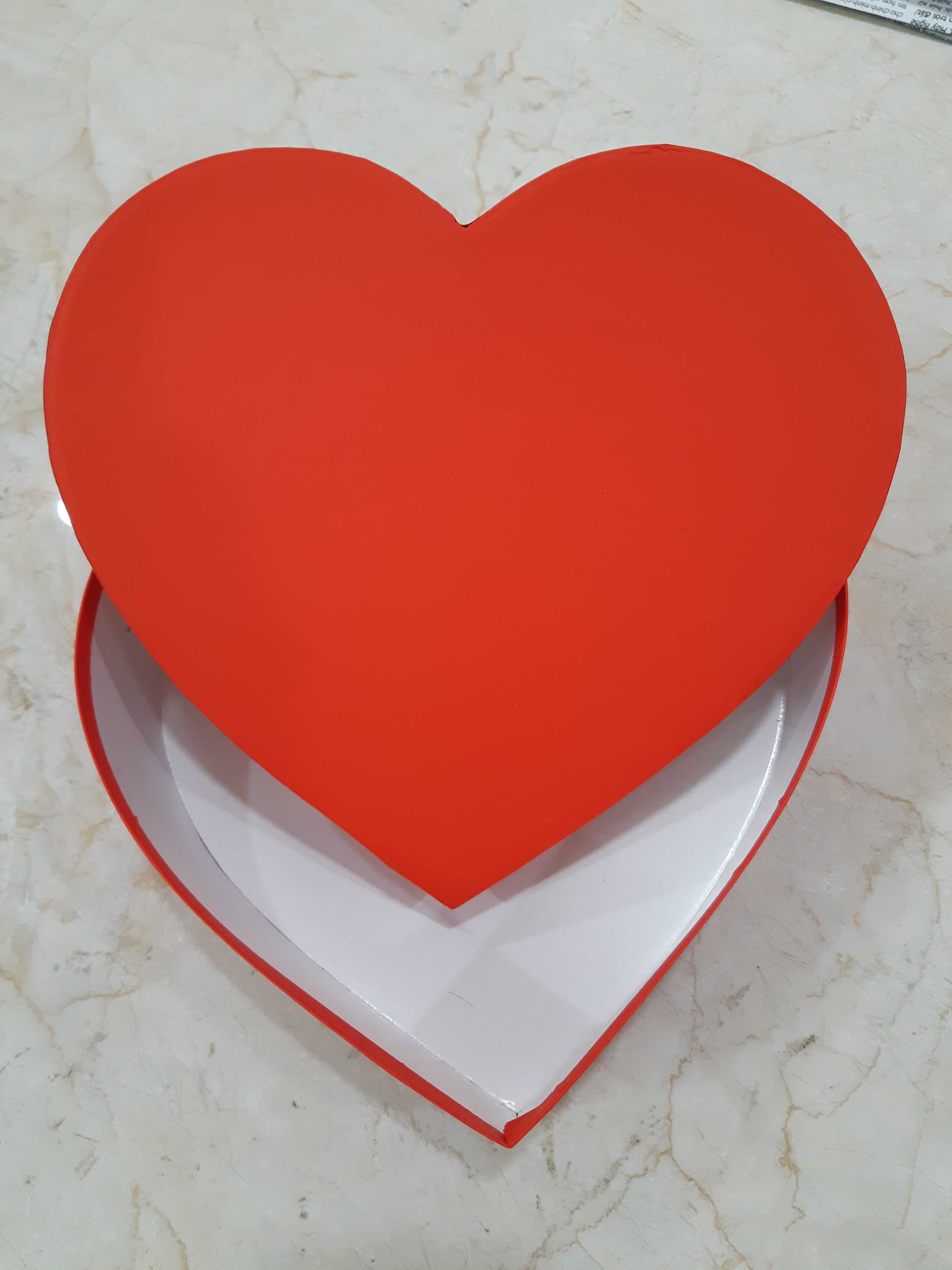 Hộp quà hình tim Size 22 cm